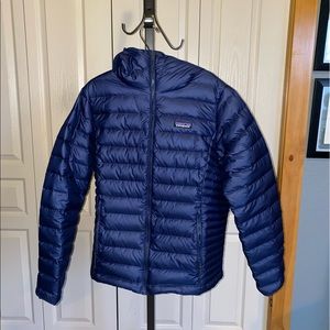Patagonia women’s Down Sweater Hoodie M/Medium Navy Blue